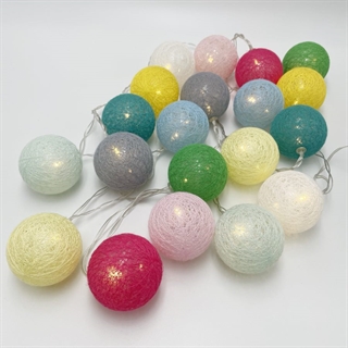 LED lyskæde med farvede bomuldskugler